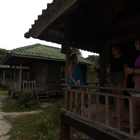 Mad Monkey Koh Rong Samloem Hostel Đảo Koh Rong Samloem Ngoại thất bức ảnh