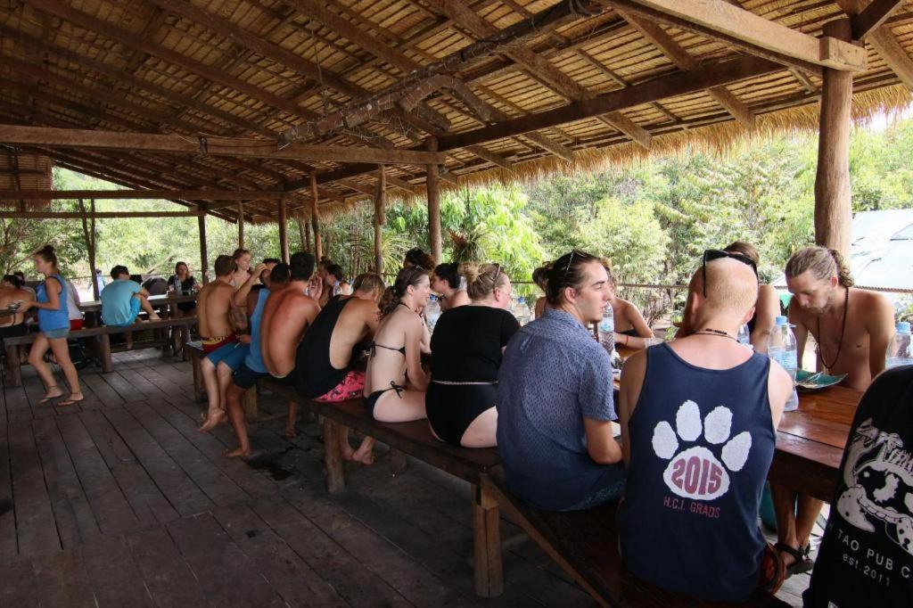 Mad Monkey Koh Rong Samloem Hostel Đảo Koh Rong Samloem Ngoại thất bức ảnh