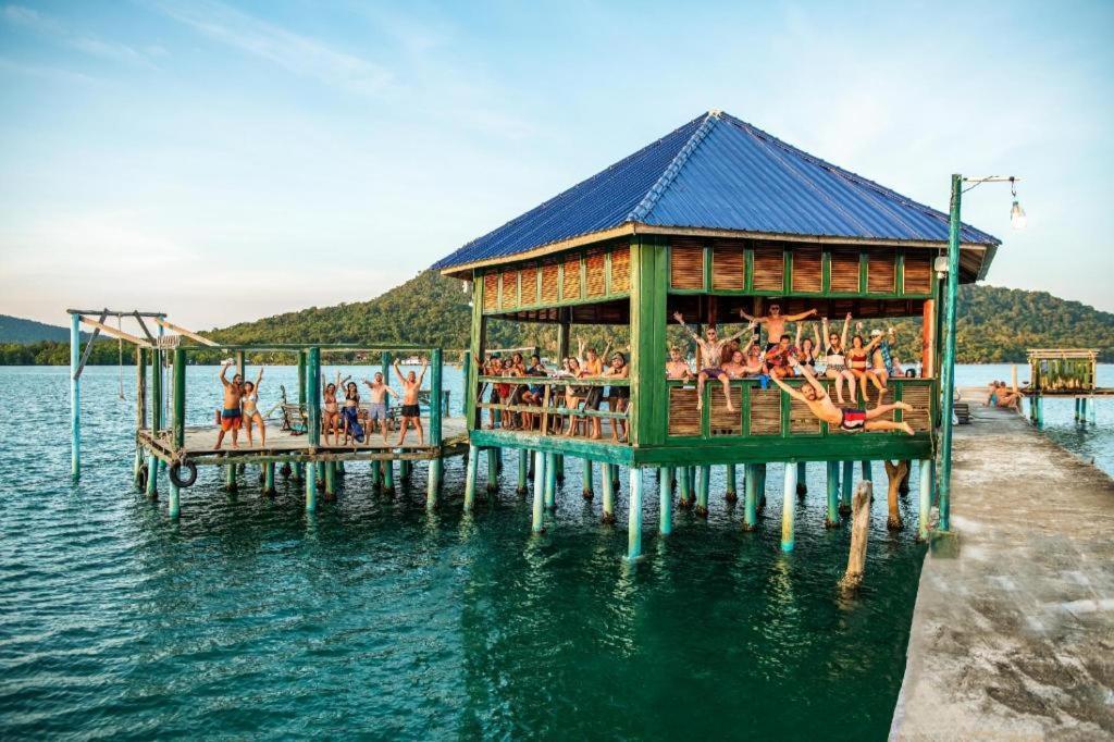 Mad Monkey Koh Rong Samloem Hostel Đảo Koh Rong Samloem Ngoại thất bức ảnh